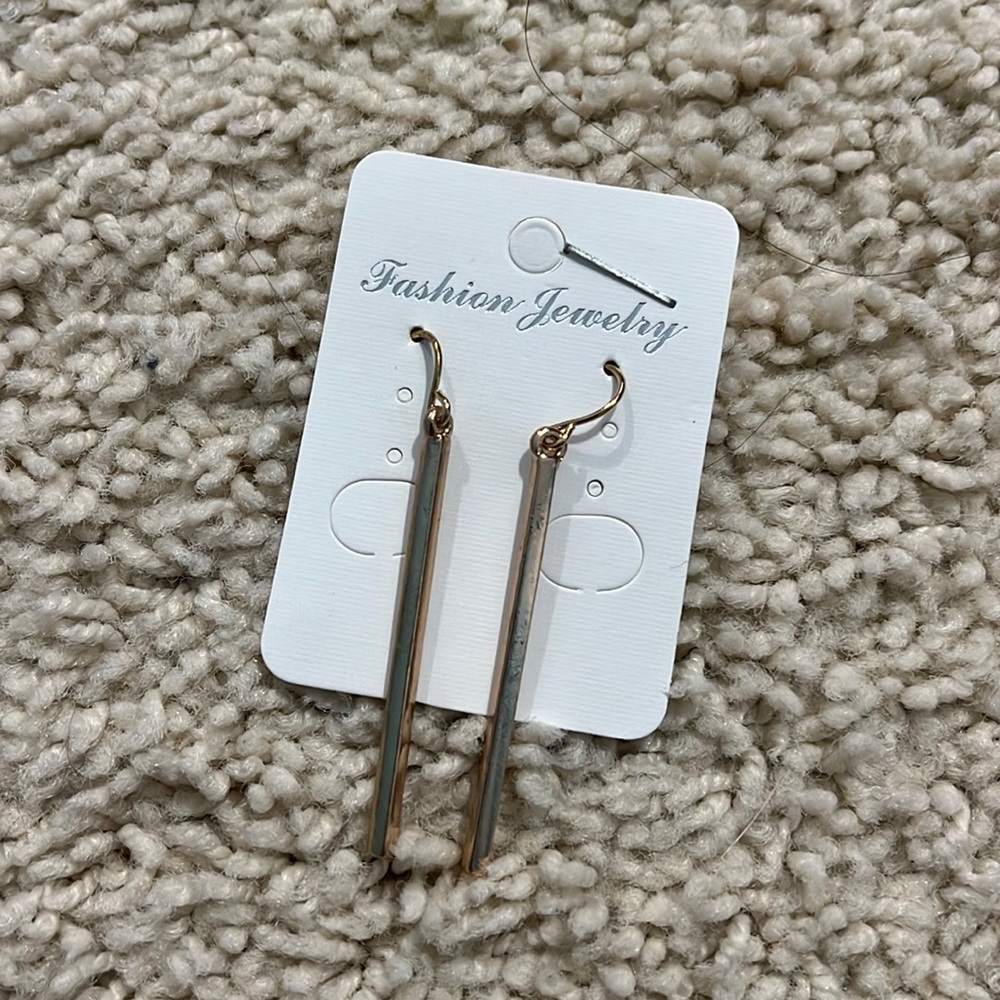 ⭐️ $15 for 2 ⭐️ BNWT Earrings